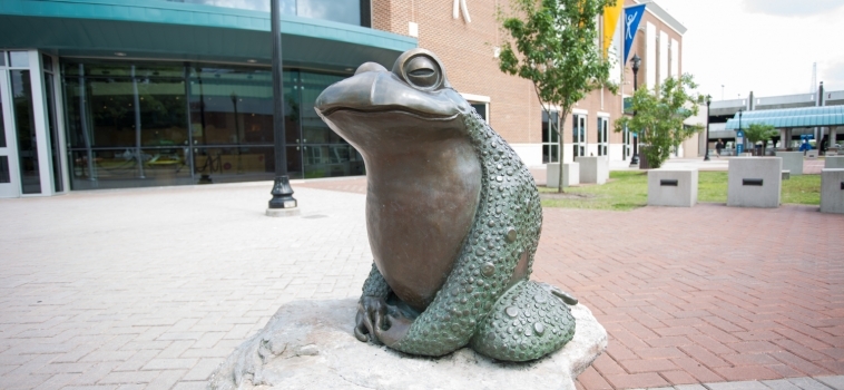 I’ve Been Kissed Statue